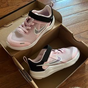 Toddler Nike’s size 10